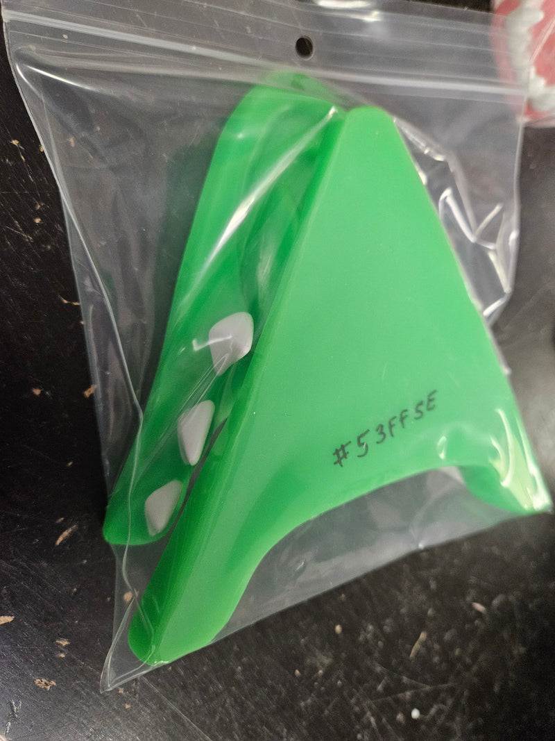 Ready to Ship: Eastern Sergal Jawset