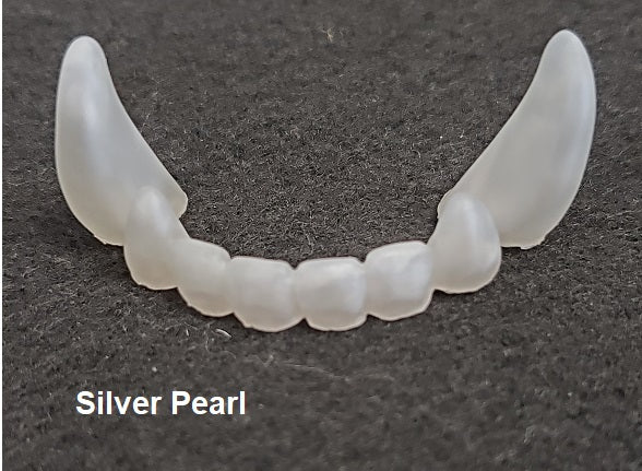 Dientes pequeños brillantes