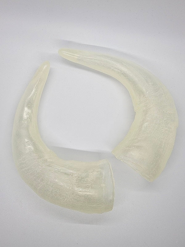 Cuernos de búfalo medianos huecos esmerilados transparentes de plástico