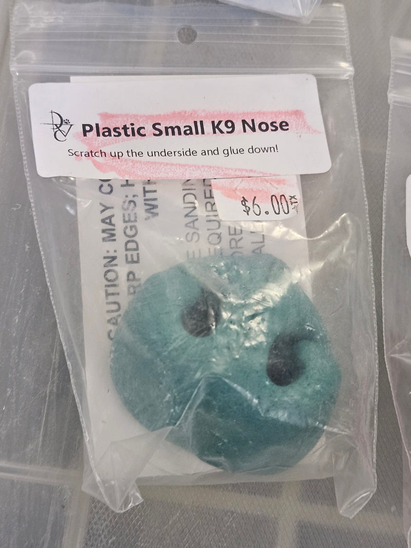 Artículo pesado con descuento listo para enviar: Nariz K9 pequeña realista de plástico