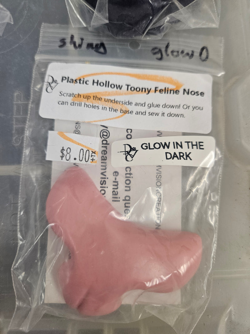 Artículo con gran descuento listo para enviar: Nariz felina Toony hueca de plástico